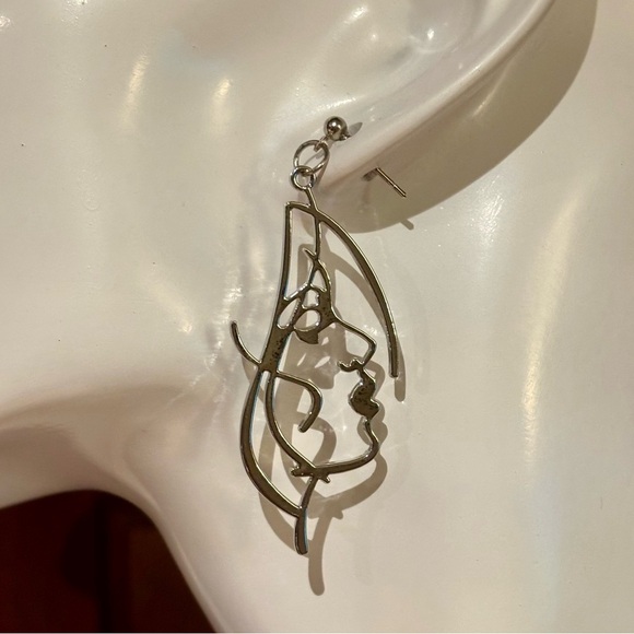 3/$15- Abstract Face Wire Earrings - Picture 1 of 5